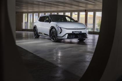 Οι πρώτες πληροφορίες για το νέο Kia EV4 GT